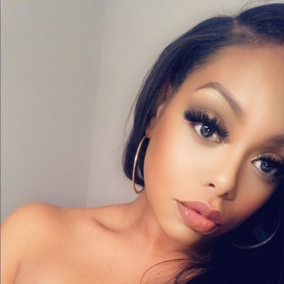 Meet your Posher, Alexis - Picture 1 of 1